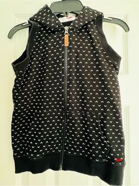 Black With Heart Chevron Castro zip-up hooded Vest Girl Sz. 8-10 Years